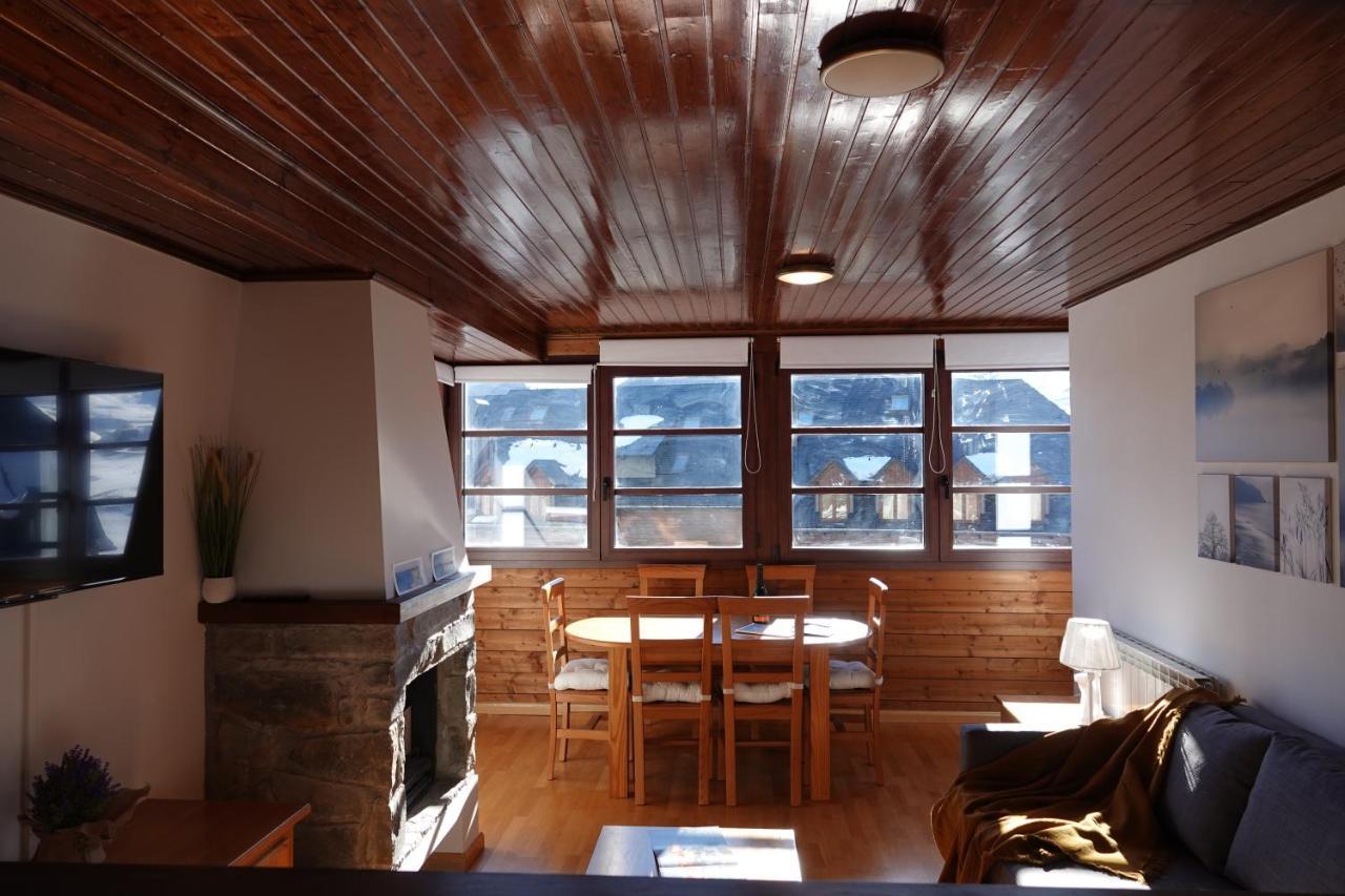 Stone Garaje Cubierto Y Trastero Pirineos360 Apartment Formigal Exterior photo