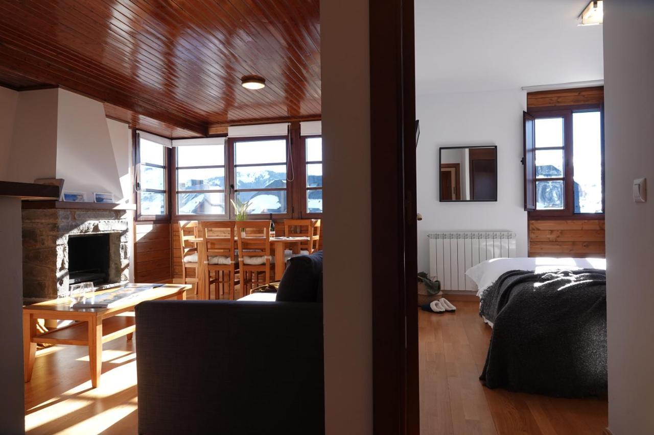 Stone Garaje Cubierto Y Trastero Pirineos360 Apartment Formigal Exterior photo