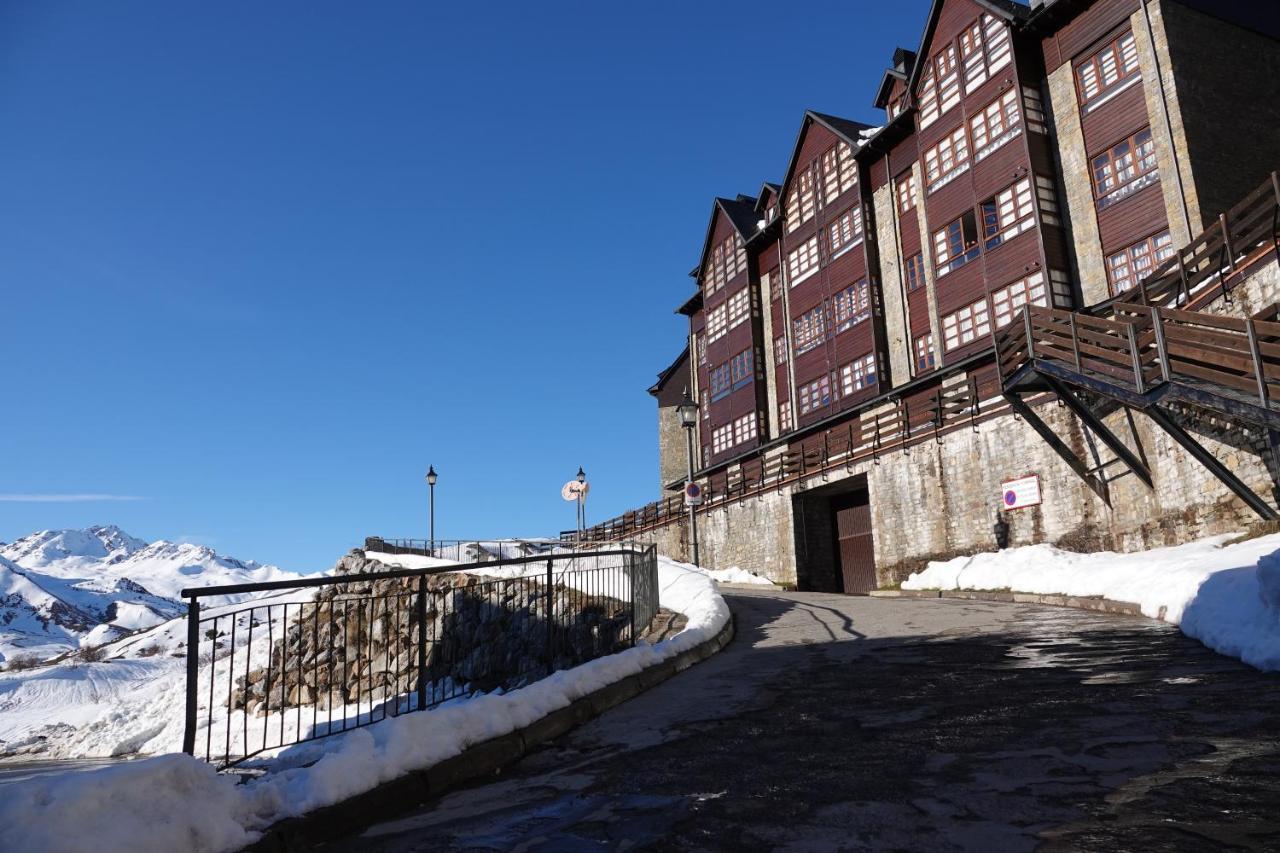 Stone Garaje Cubierto Y Trastero Pirineos360 Apartment Formigal Exterior photo